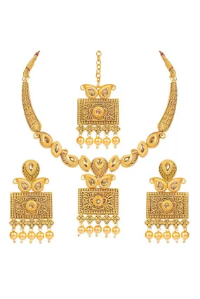 Alloy Choker Necklace Set with Earrings and Maang Tikka in Gold