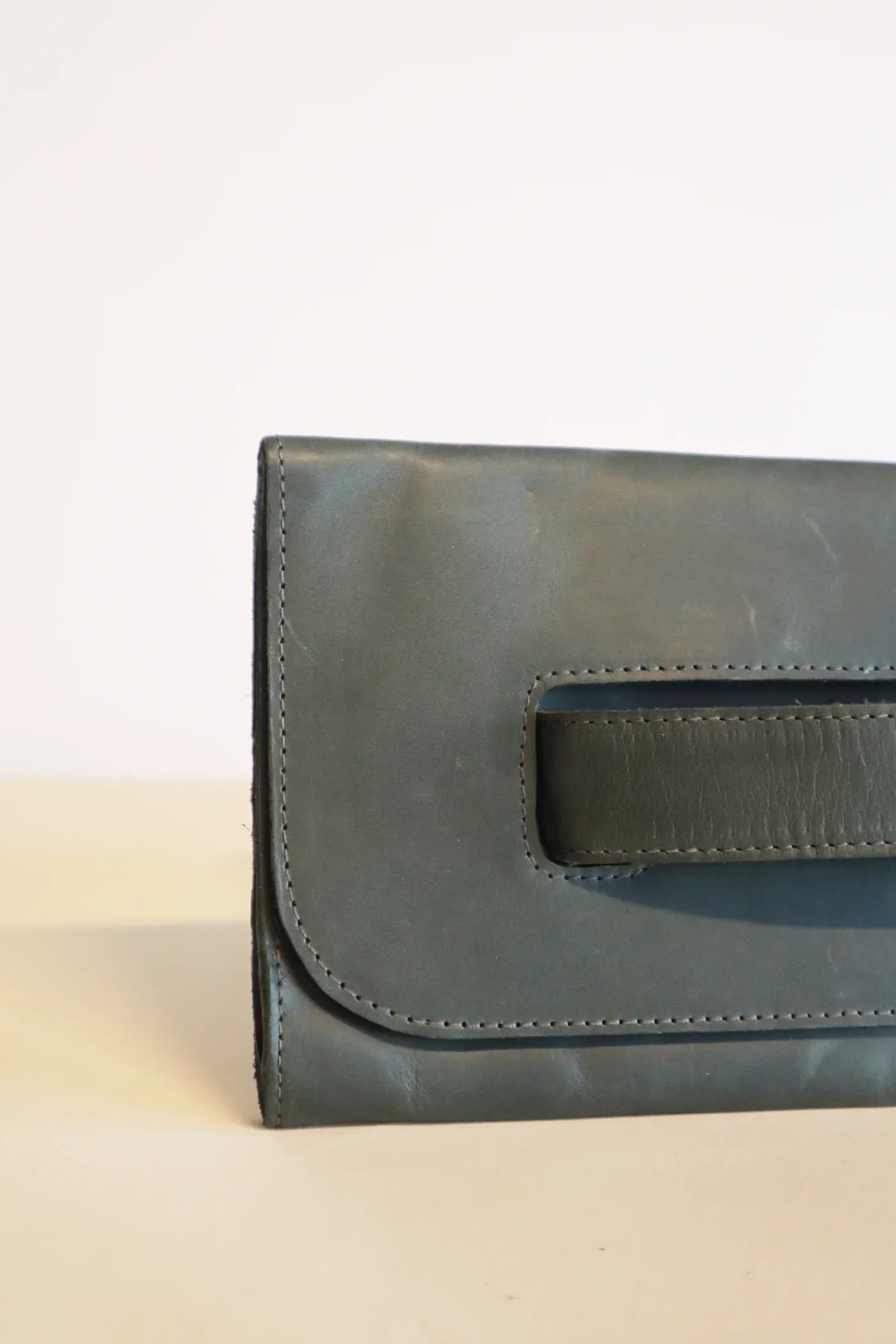 Mare Handle Clutch